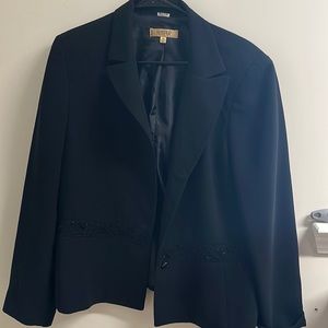 Kasper blazer size 14.